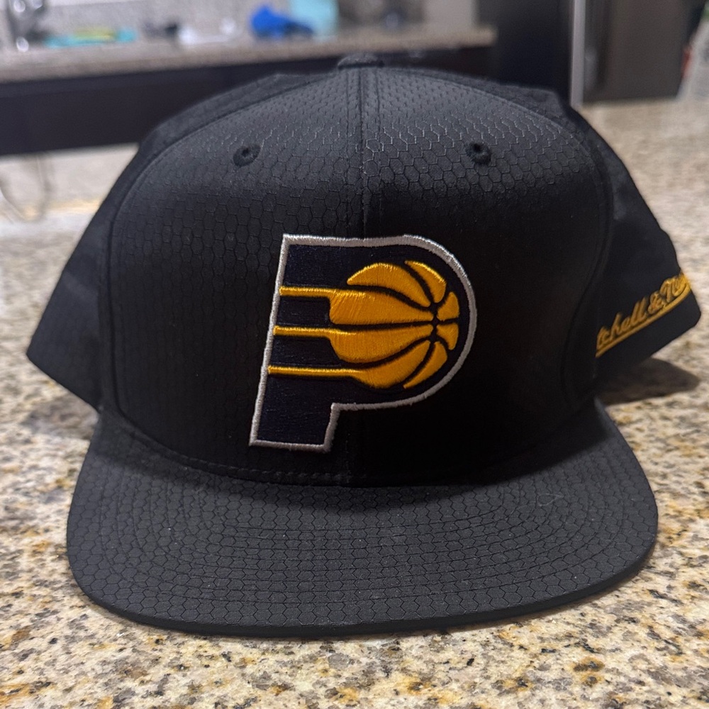 Black Honeycomb textured Indiana Pacers SnapBack